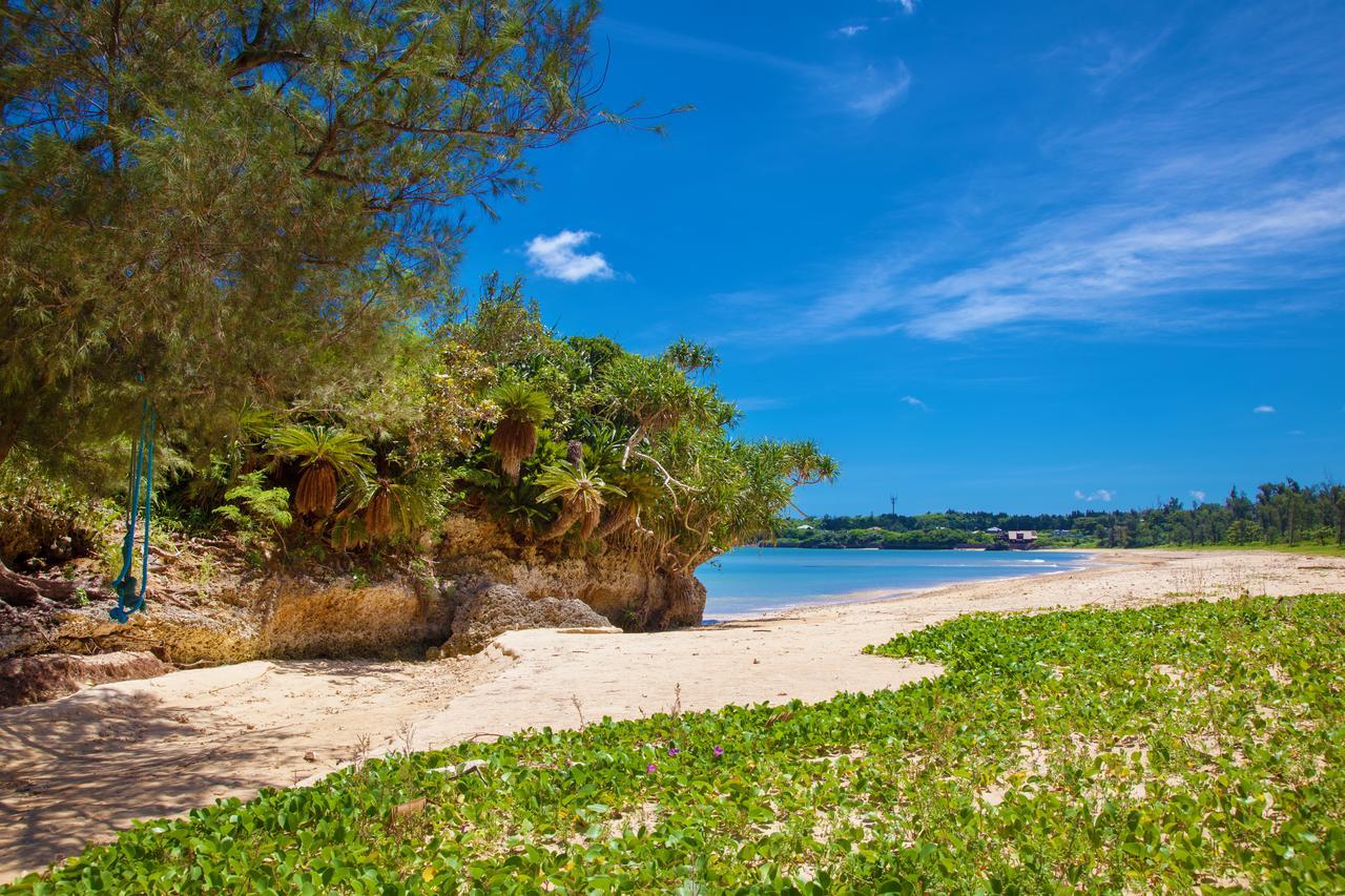 Kariyushi Condominium Resort Motobu The Beach Garden House Exteriör bild